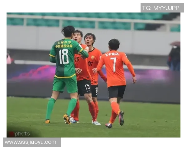 武汉足球队逆袭之路揭秘：从低谷到大满贯的辉煌历程